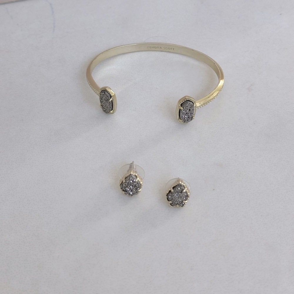 Kendra Scott Tessa Stud Earrings bracelet gray gold